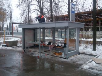 модульная умная остановка павильон с освещением вай-фай подзарядкой для телефонов Москва